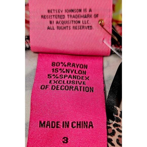 💥TORRID/ BETSEY JOHNSON Light Weight Ponte Floral Snap Front Pencil Skirt 3X - Picture 13 of 16